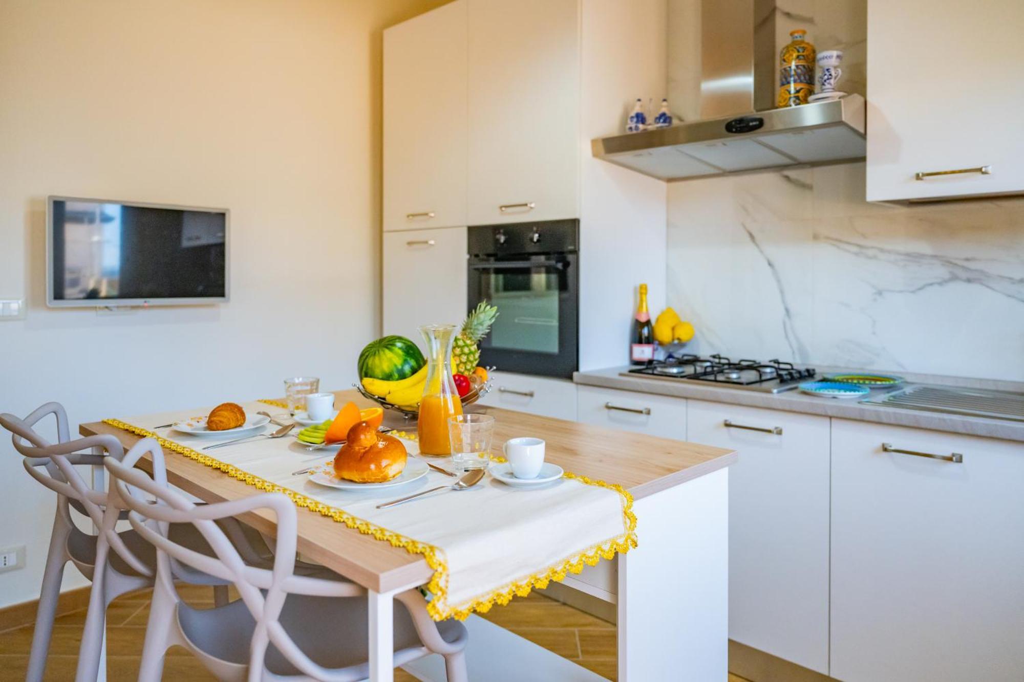Achilles Apartment Giardini Naxos Exterior photo